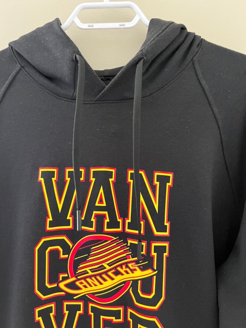 Lululemon Vancouver Canucks Black Pullover Hoodie XL - Picture 3 of 5